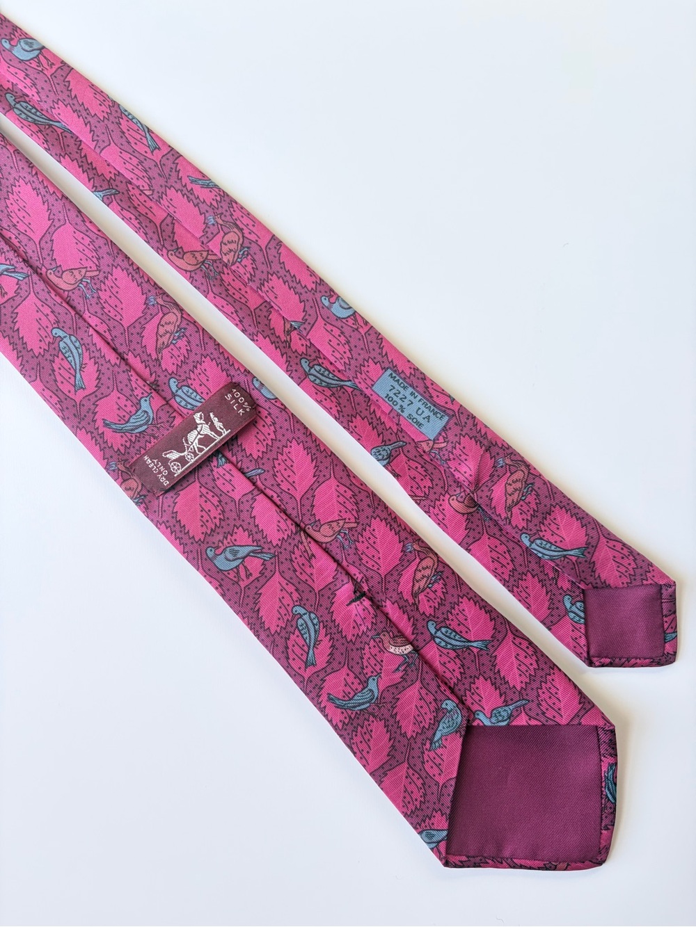 Hermès Paris 7227 UA All-Over Whimsical Pink and Blue Bird and Feather Silk Tie - Picture 4 of 5